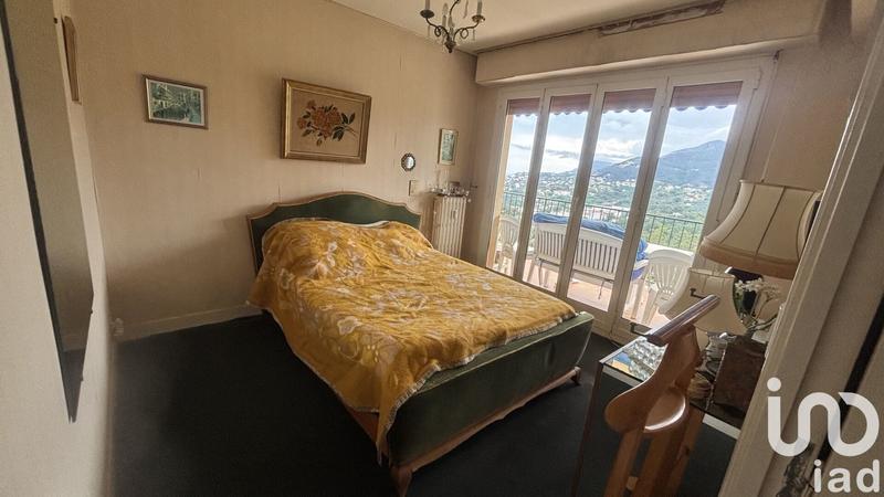 Appartement - 93 m² - 4 pièces