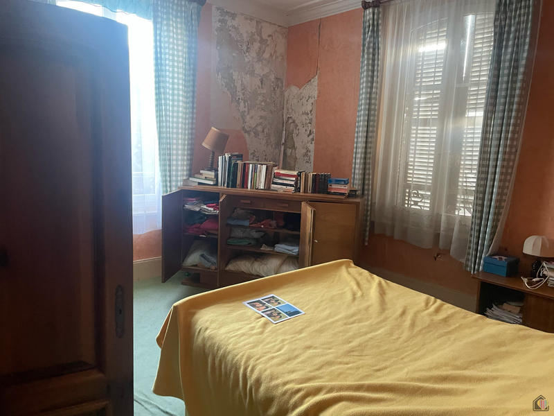 Maison - 215 m² - 10 pièces