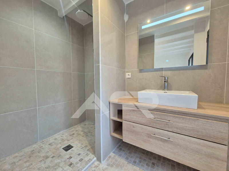 Maison - 164 m² - 7 pièces