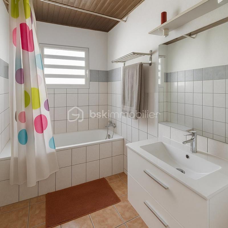 Maison - 93 m² - 5 pièces