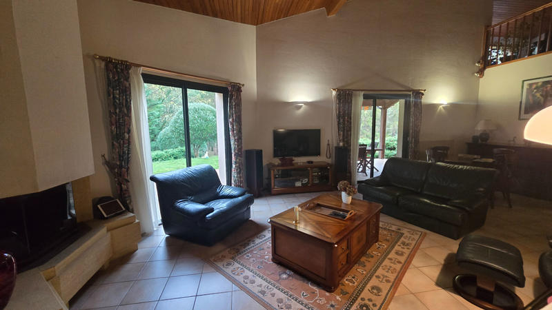 Maison - 180 m² - 6 pièces