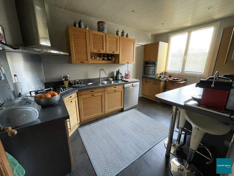 Maison traditionnelle - 128 m² - 7 pièces