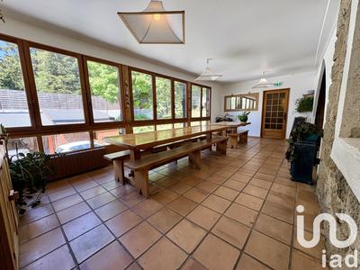 Maison - 578 m² - 17 pièces