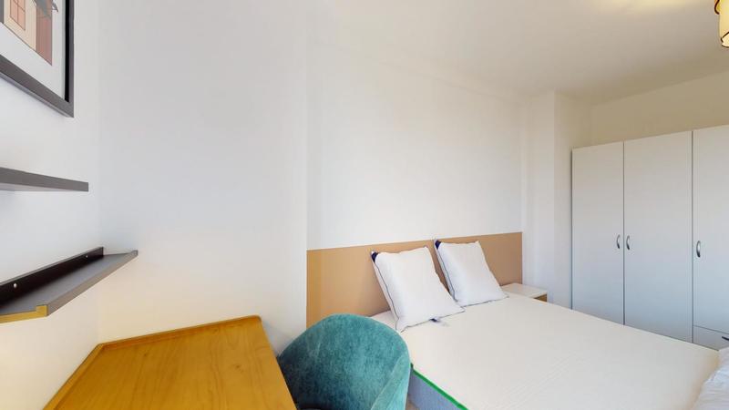 Appartement - 99 m² - 6 pièces