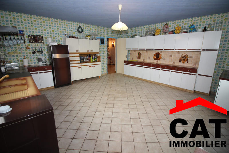 Maison traditionnelle - 210 m² - 6 pièces