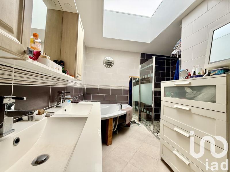 Maison - 180 m² - 6 pièces