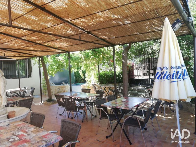 Local commercial - 242 m²