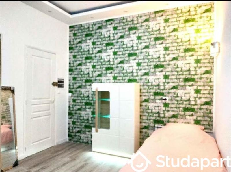 Chambre - 11 m² - 1 pièce