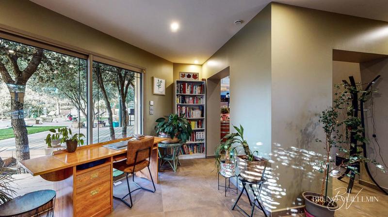 Villa - 285 m² - 12 pièces