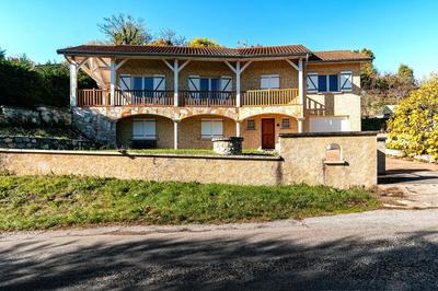 Maison traditionnelle - 146 m² - 6 pièces