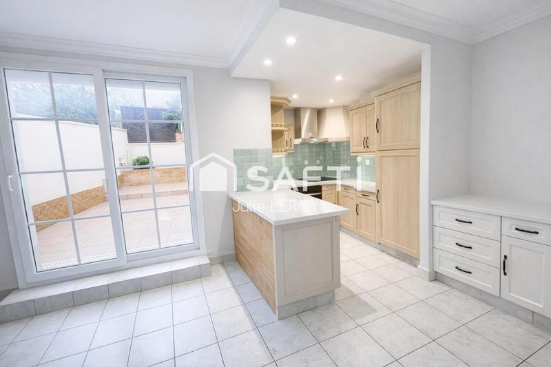 Maison - 202 m² - 8 pièces