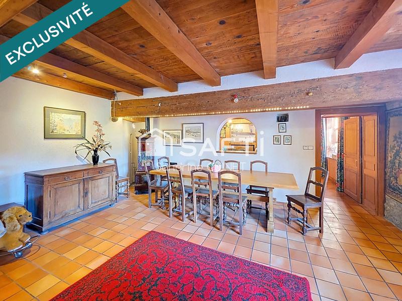 Maison - 270 m² - 10 pièces