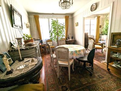 Appartement - 120 m² - 7 pièces