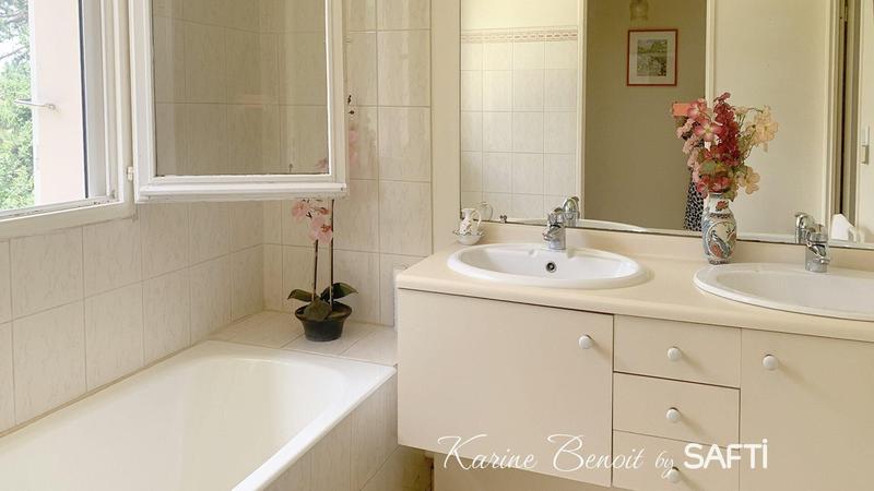 Maison - 166 m² - 7 pièces