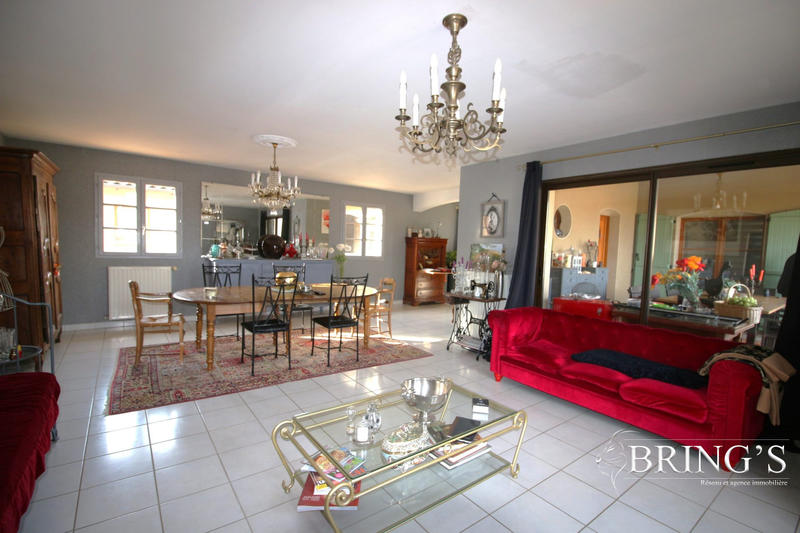 Maison - 244 m² - 7 pièces