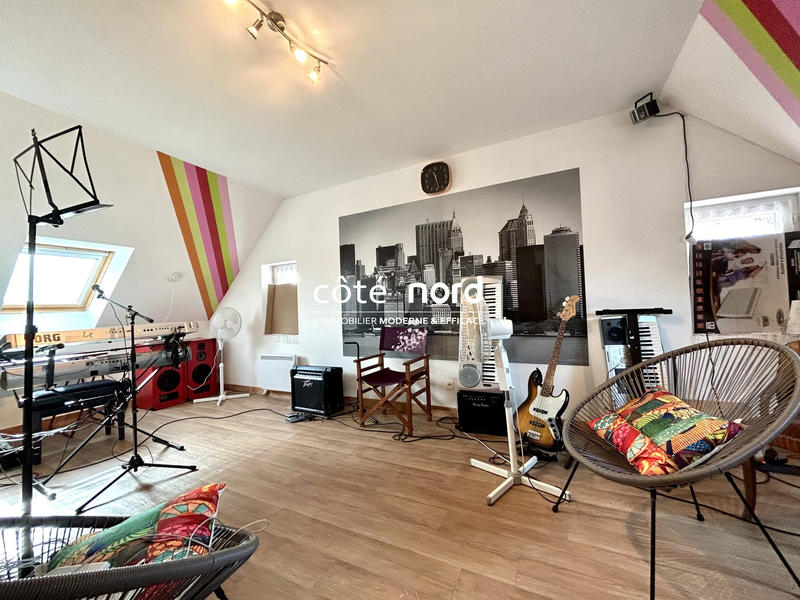 Maison - 200 m² - 9 pièces