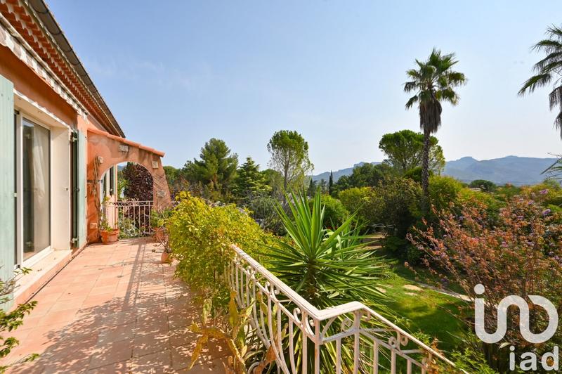 Maison - 220 m² - 4 pièces