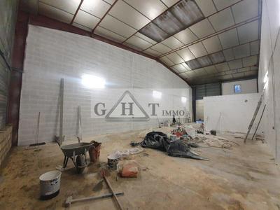 Entrepôt - 140 m²