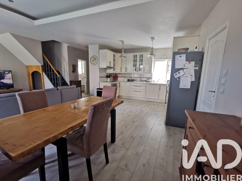 Maison - 94 m² - 5 pièces