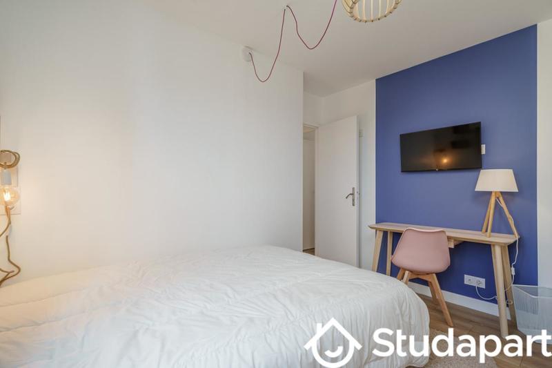 Chambre - 13 m² - 1 pièce