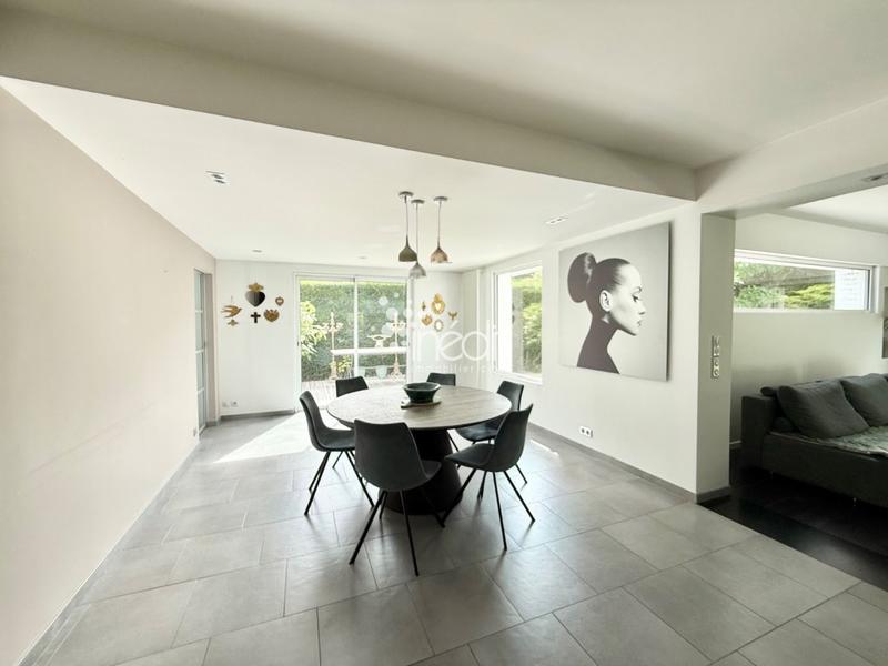 Maison - 180 m² - 6 pièces