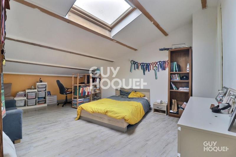 Maison - 216 m² - 7 pièces