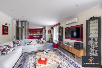 Maison - 223 m² - 7 pièces