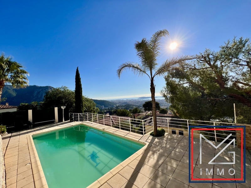 Villa - 285 m² - 8 pièces