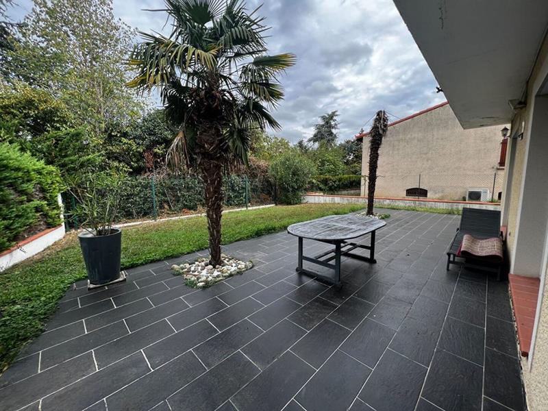 Maison - 250 m² - 5 pièces