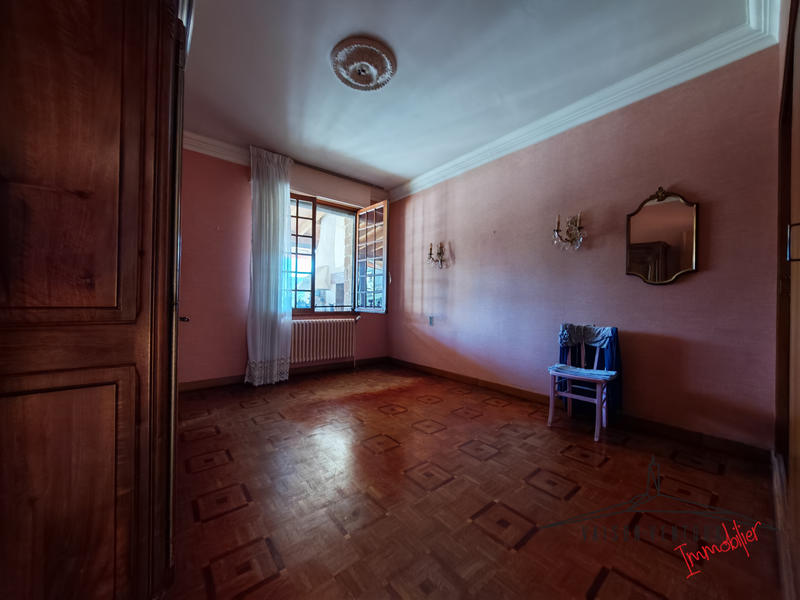 Villa - 235 m² - 9 pièces