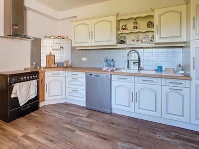 Maison - 200 m² - 7 pièces