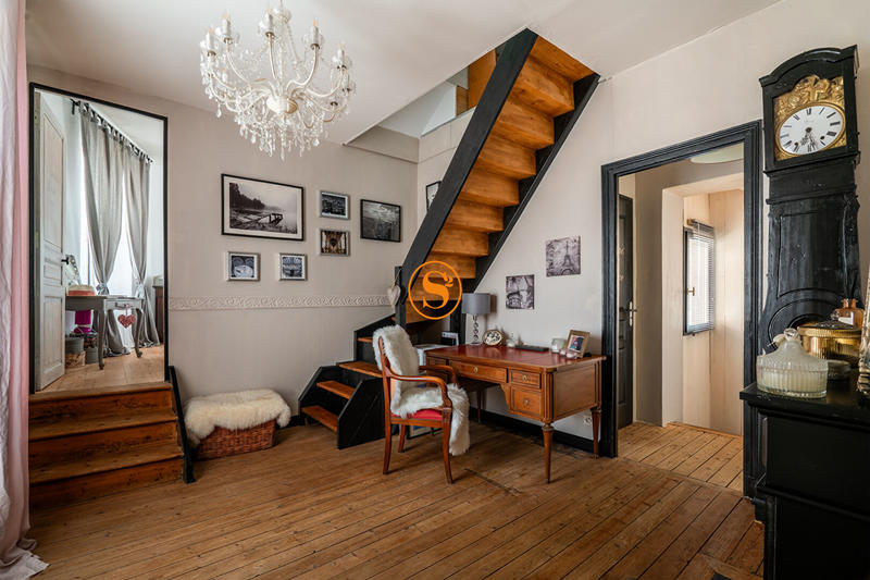 Maison - 183 m² - 7 pièces