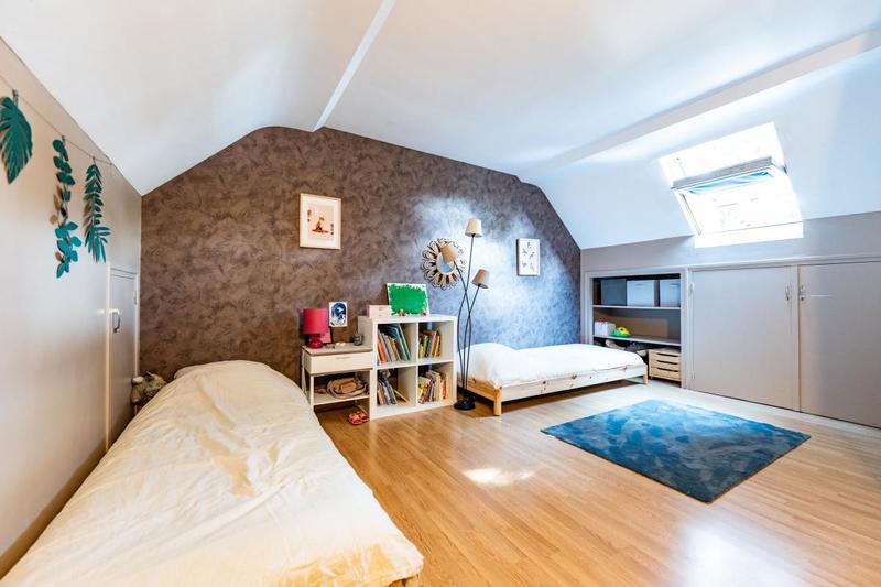 Maison - 195 m² - 9 pièces