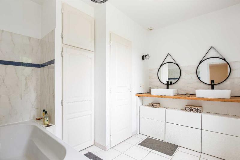 Maison - 180 m² - 7 pièces