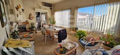 Maison traditionnelle - 210 m² - 6 pièces