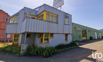 Local commercial - 1 166 m²