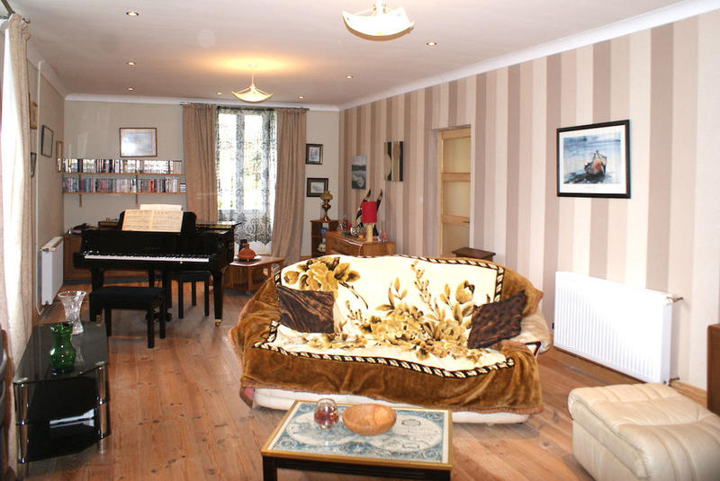 Maison en pierre - 260 m² - 8 pièces