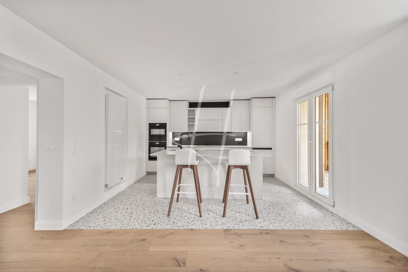 Appartement - 96 m² - 5 pièces