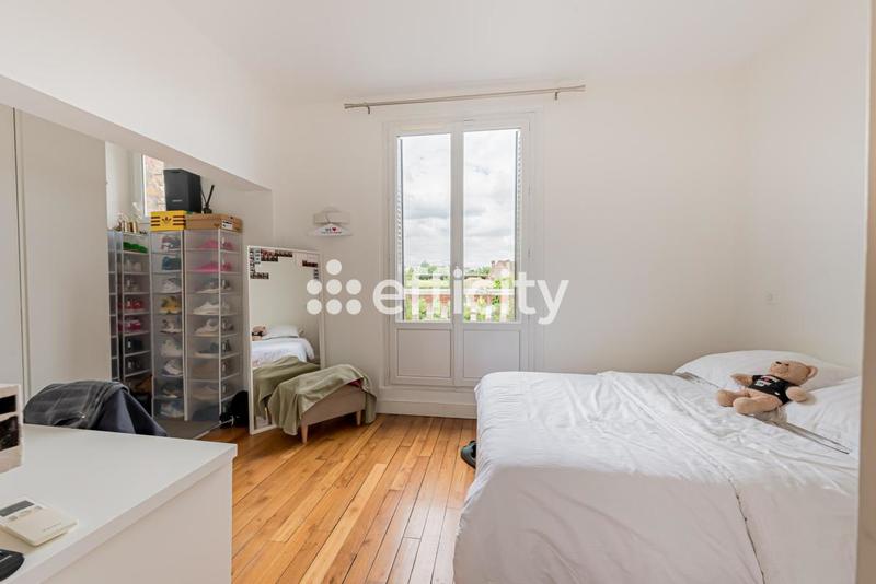 Maison - 232 m² - 9 pièces