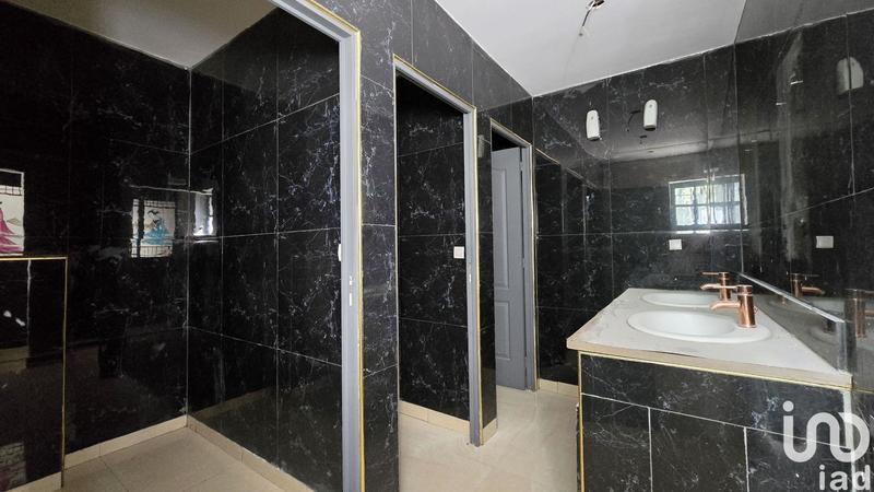 Local commercial - 294 m²