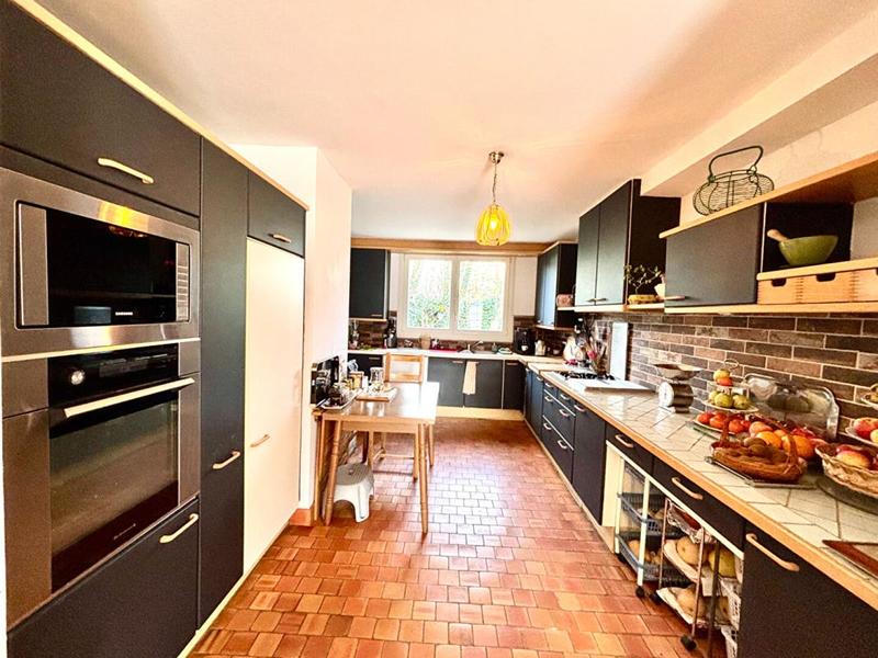 Demeure - 206 m² - 7 pièces