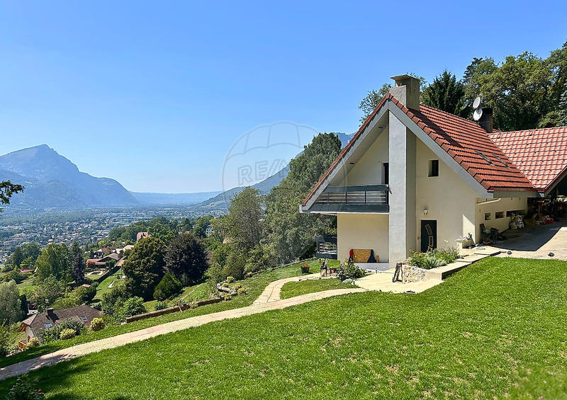 Maison - 183 m² - 5 pièces