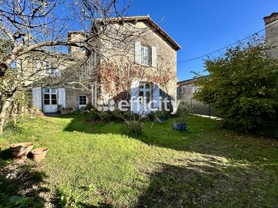 Maison - 180 m² - 8 pièces