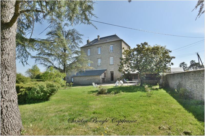 Maison en pierre - 176 m² - 7 pièces