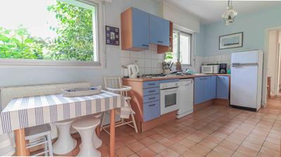 Maison - 250 m² - 10 pièces