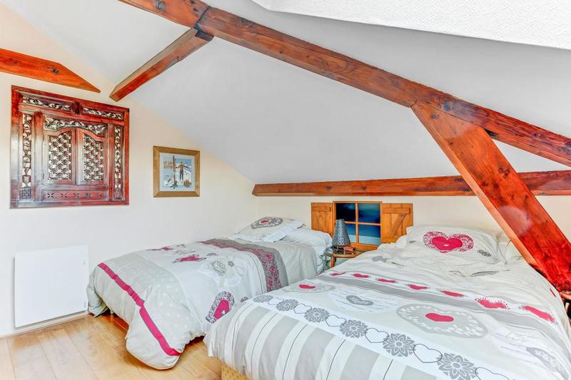 Maison - 238 m² - 11 pièces