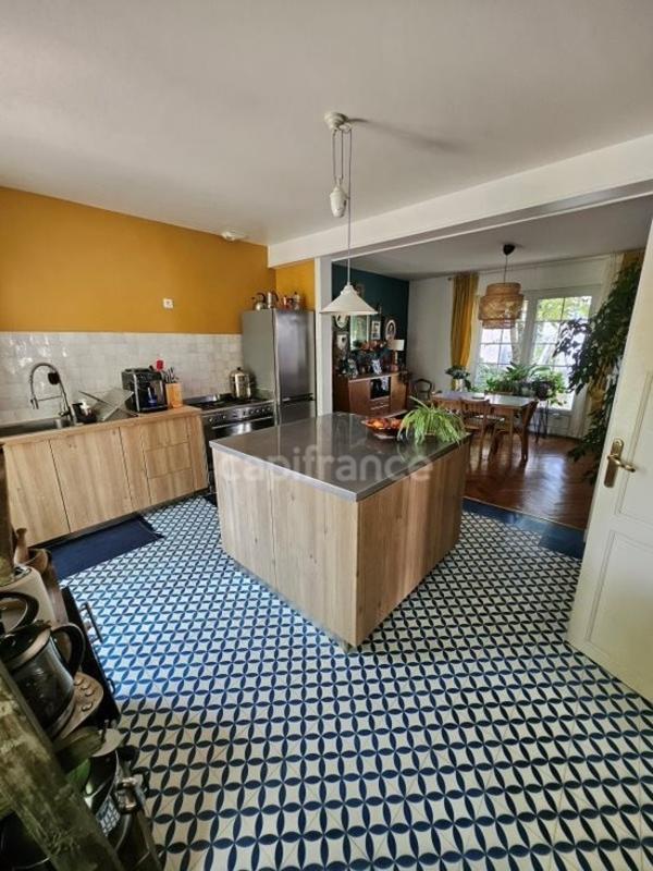 Maison - 210 m² - 5 pièces