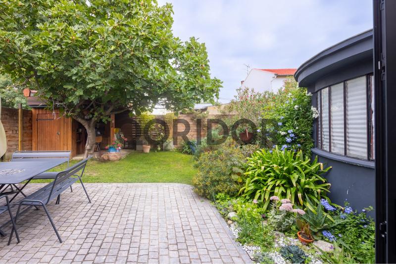 Maison - 237 m² - 6 pièces