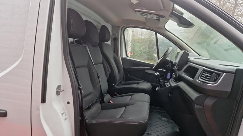 Renault Trafic Fourgon l2h1 3000 kg blue dci 130 grand confort