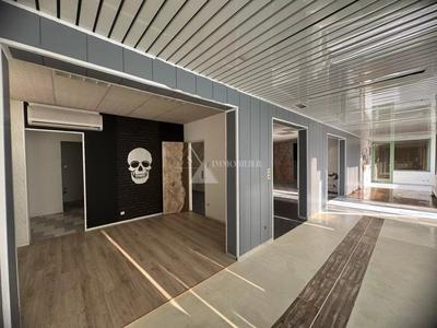 Local commercial - 177 m² - 1 pièce